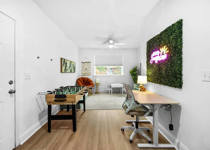 Kid's Playroom & Workspace | 5mins To Downtown