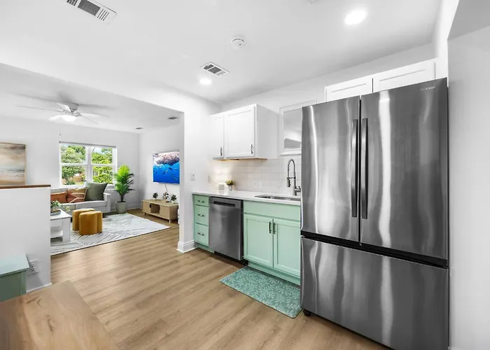 Kid's Playroom & Workspace | 5mins To Downtown