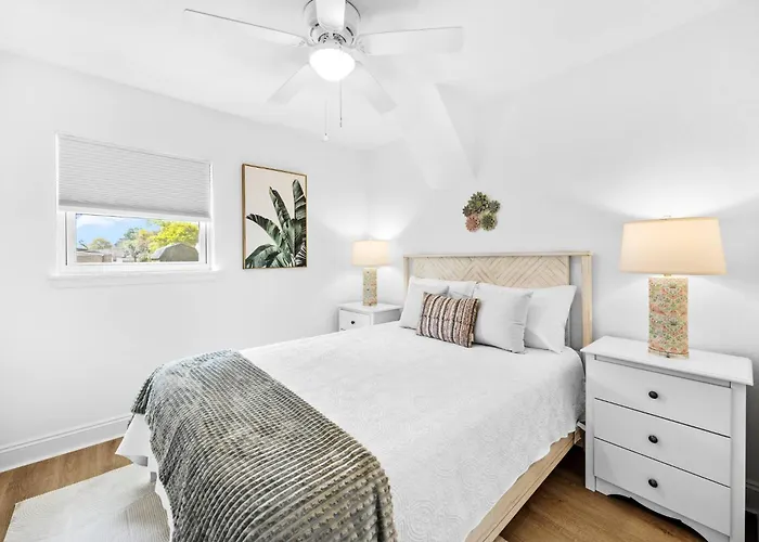 Kid's Playroom & Workspace | 5mins To Downtown Holiday home