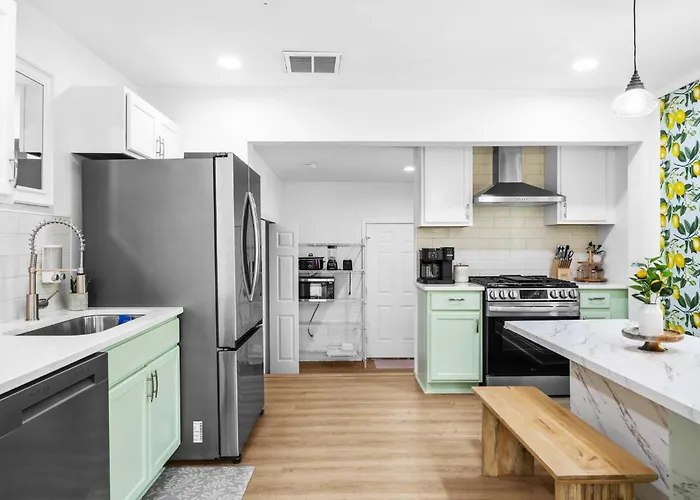 Holiday home Kid's Playroom & Workspace | 5mins To Downtown Pensacola